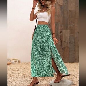 Boho green floral print slit thigh maxi skirt